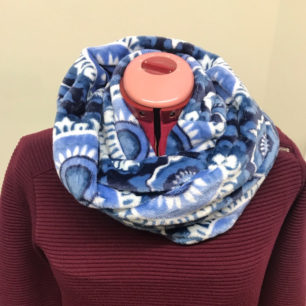 Infinity scarf
